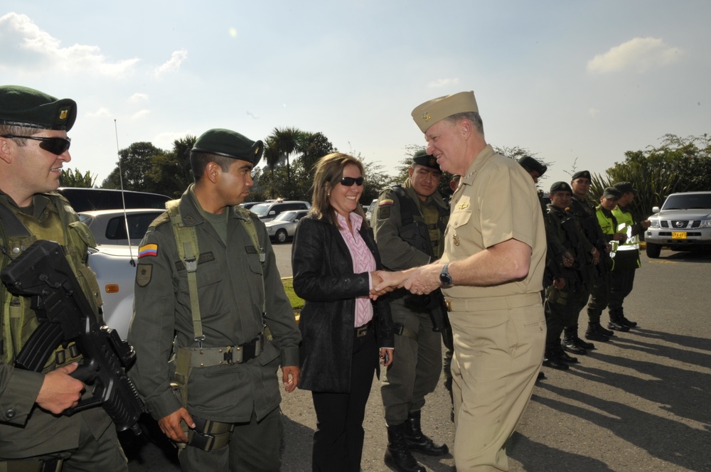 Chief of Naval Operations visits Bogota