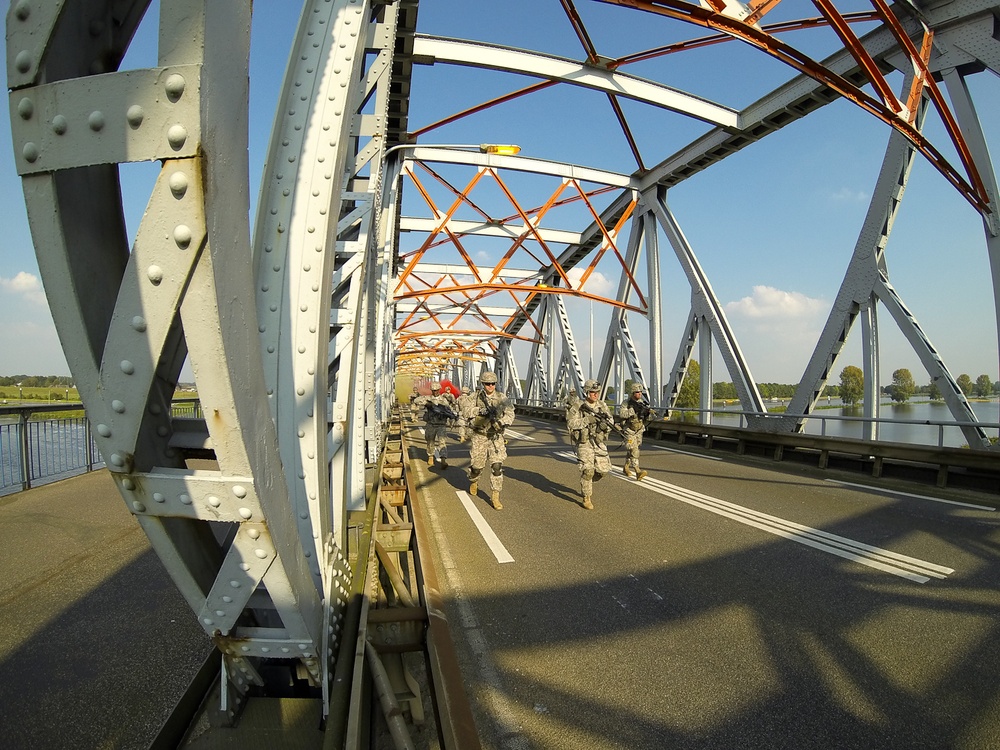 Paratroopers reenact World War II Thompson Bridge assault