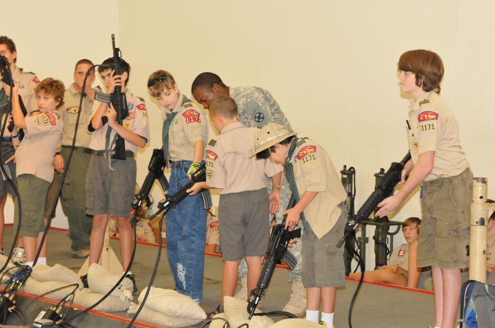13th SC(E) hosts scout troop from Dallas-Fort Worth area on tour of Fort Hood