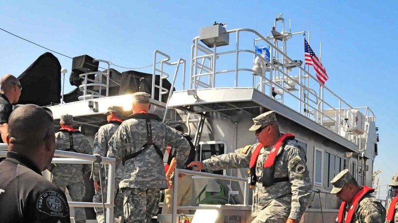 CSMR Soldiers board a dive support ship