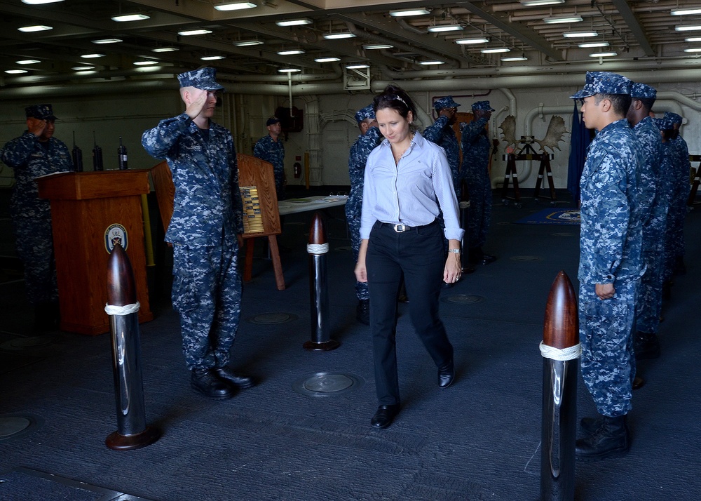 Greene visits USS Anchorage