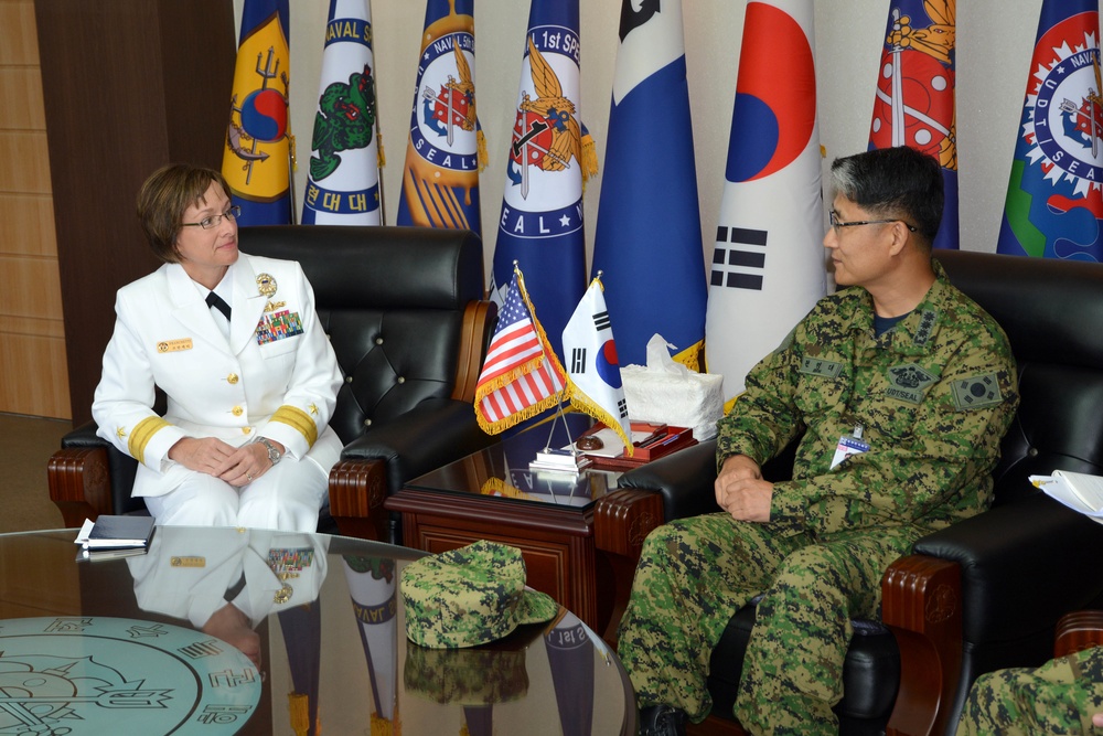 Ceremony at the Republic of Korea Naval Academy in Chinhae
