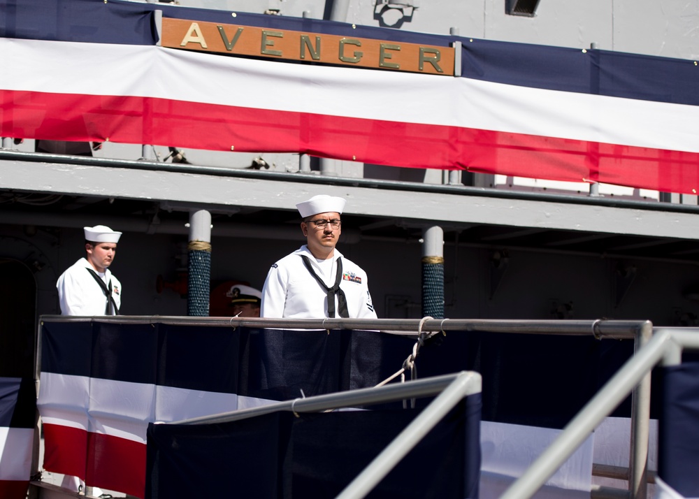 USS Avenger decommisioning