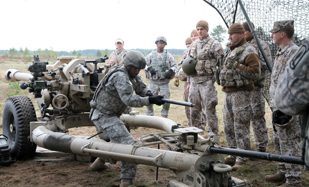 173rd Airborne Brigade ‘shows off’ equipment to the Latvian Land Force Infantry Brigade