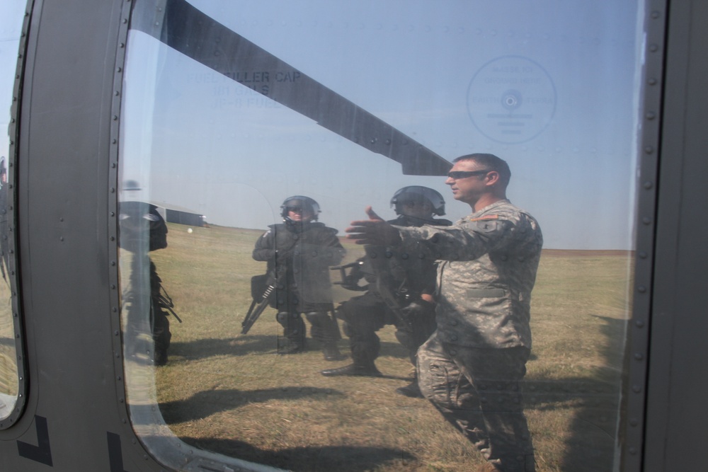 Kansas National Guard, Ellsworth Correctional Facility train together to subdue prison riot