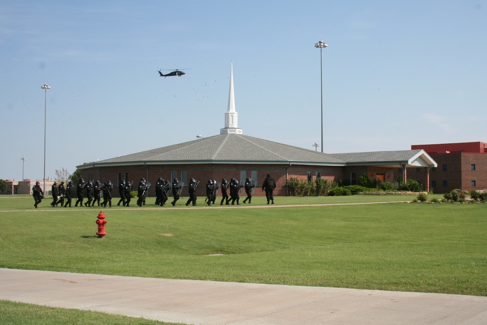 Kansas National Guard, Ellsworth Correctional Facility train together to subdue prison riot