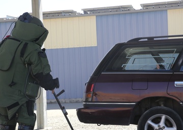 Marines, SWAT, firefighters compete in Urban Shield 2014