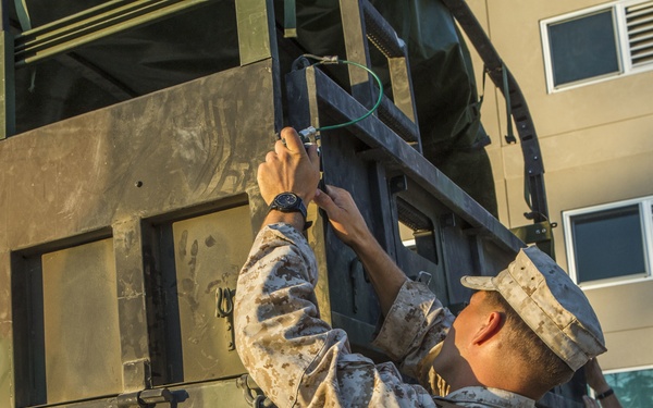 CLR-2 Marines transport 3/2 to MOUT training
