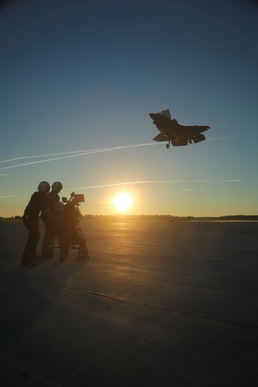 First Fightertown F-35B course takes off