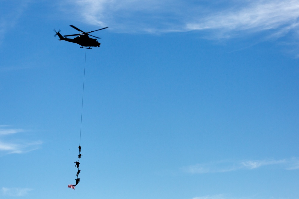 Mighty MAGTF demonstration shocks crowd at Miramar Air Show