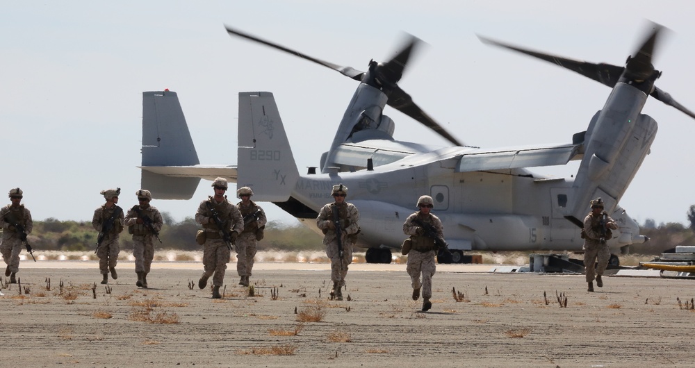 Infantry Marines Rush the Objective at the 2014 Miramar Air Show