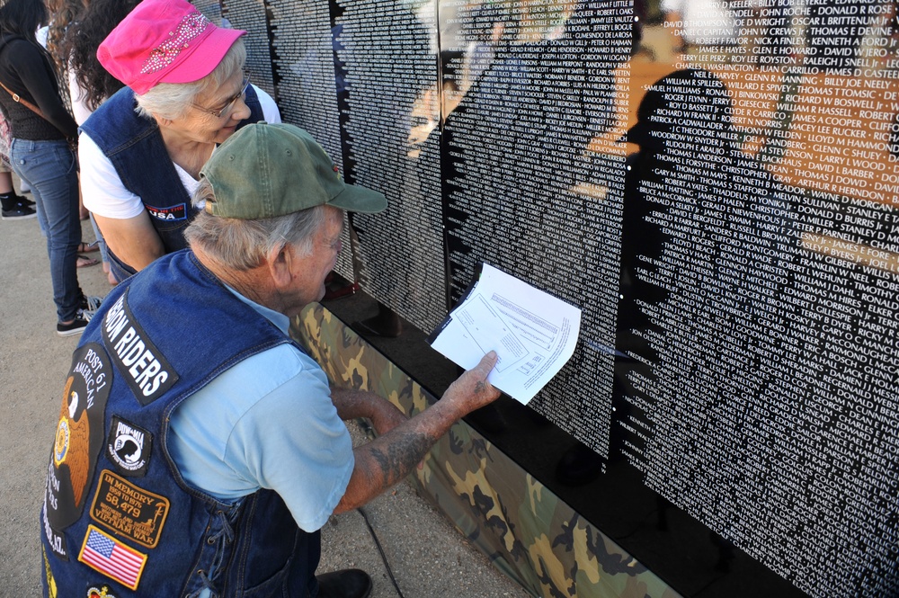 dvids-images-the-vietnam-veterans-moving-wall-memorial-image-4-of-6