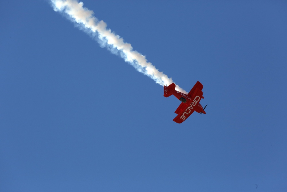 Oracle Challenger soars at 2014 Miramar Air Show