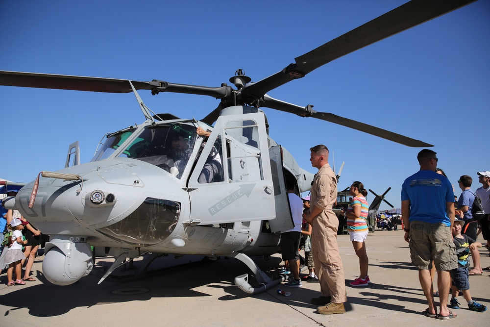 Marines Show, Tell at Air Show