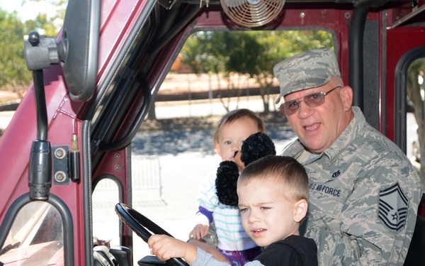 145th Airlift Wing holds commissary sale