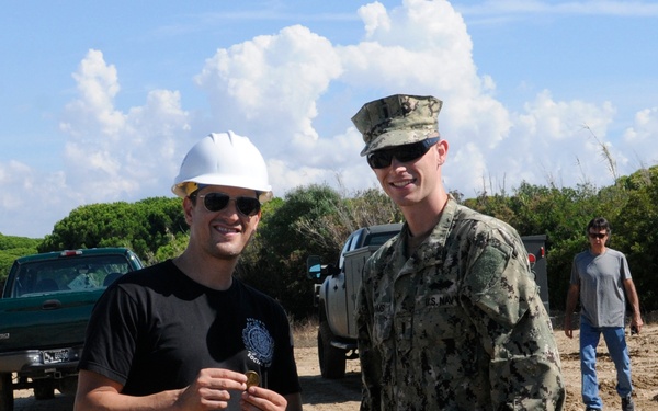 Actors visits NMCB 133 Seabees while deployed to Rota, Spain
