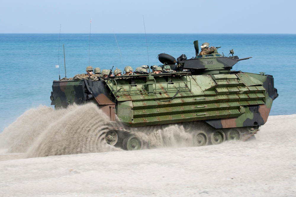 Philippine and U.S. Marines complete a mechanized assault at PHIBLEX 15
