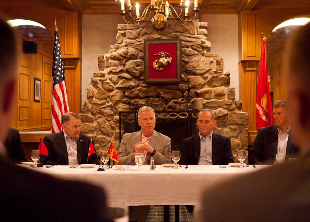 Marine Corps Commandant Attends Dinner at Globe and Laurel