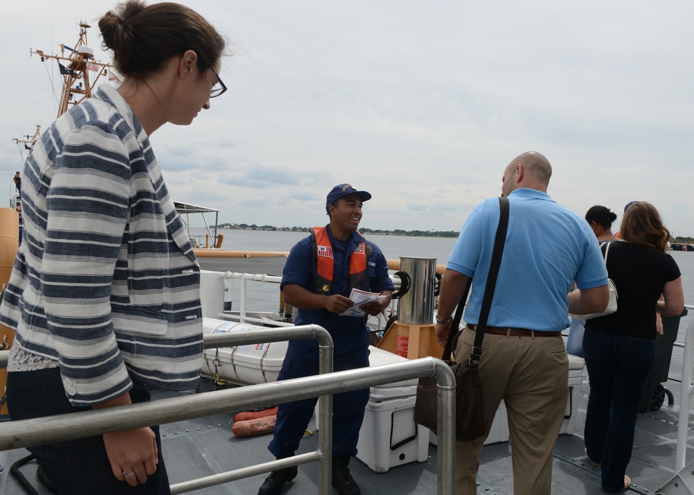 Senatorial staff visits St. Petersburg, Fla., Coast Guard