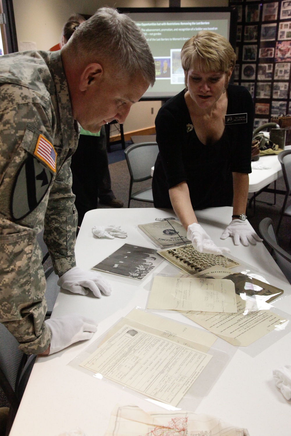 Sergeant Major of the Army Chandler visits US Army women's museum