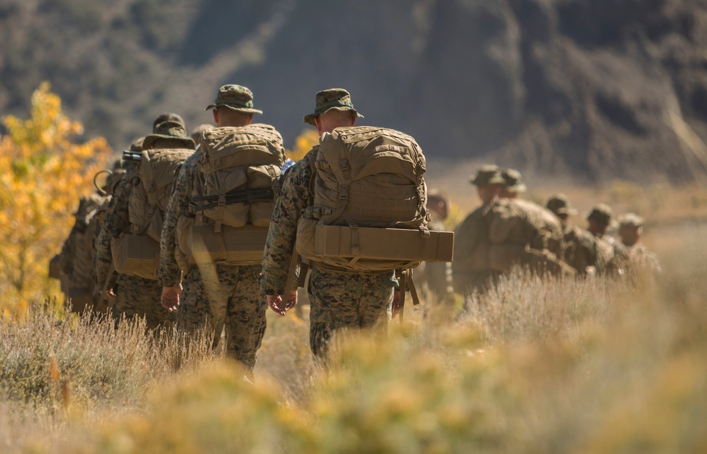 CLB-6 and 2/5 Marines receive classes on cold weather injuries and emergency situations