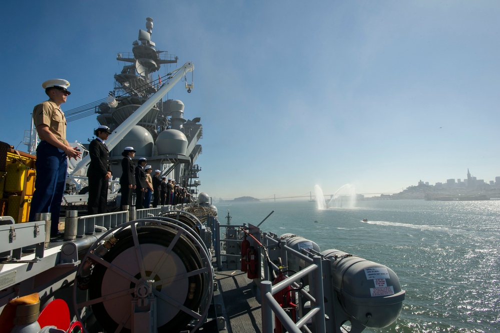 USS America visits San Francisco
