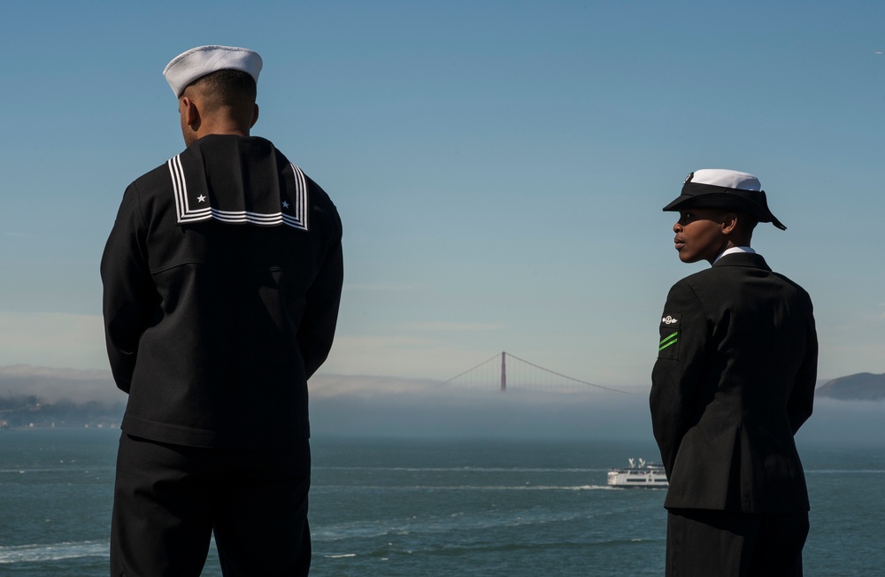 USS America visits San Francisco