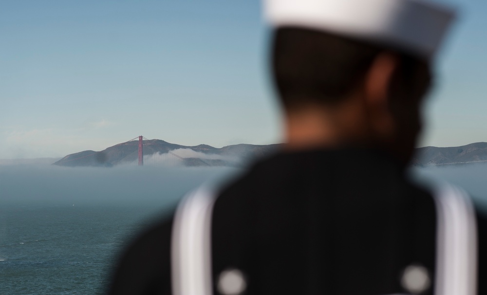 USS America visits San Francisco