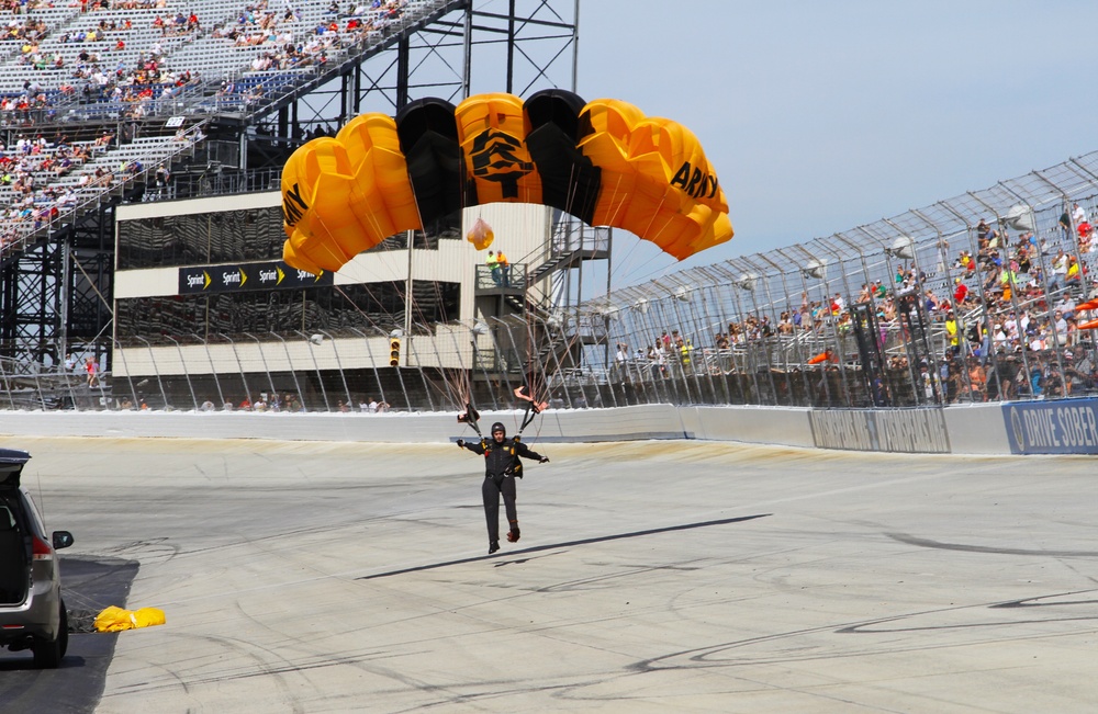 Delaware National Guard participates in NASCAR event