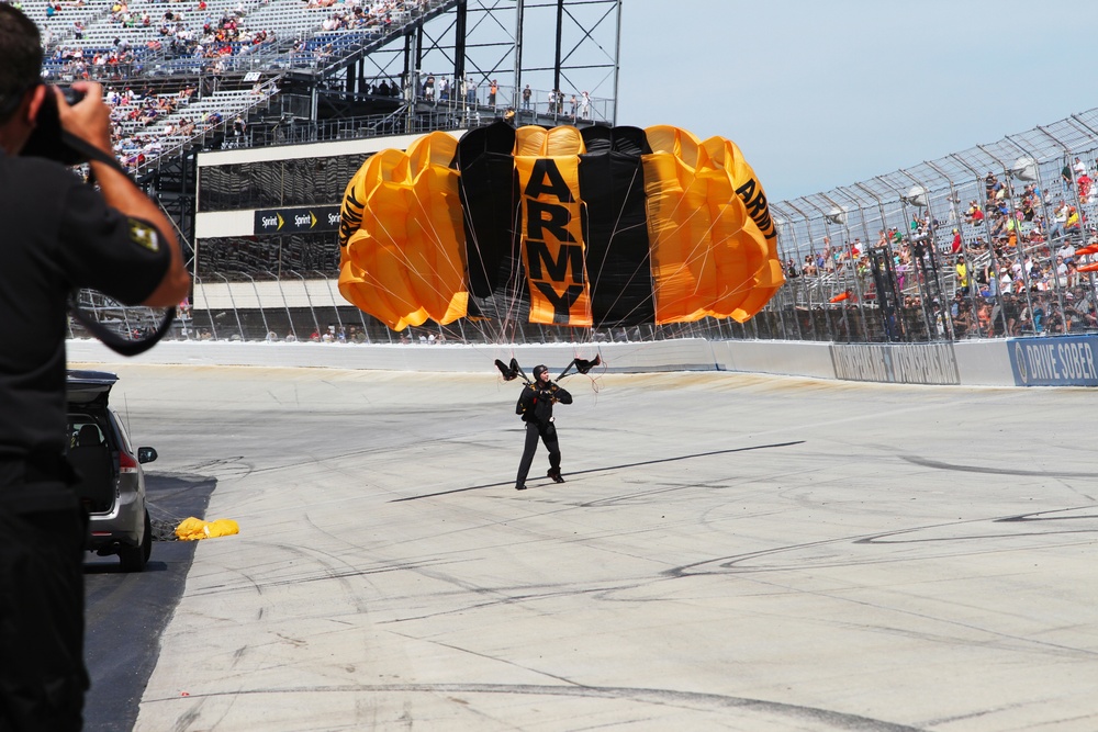 Delaware National Guard participates in NASCAR event