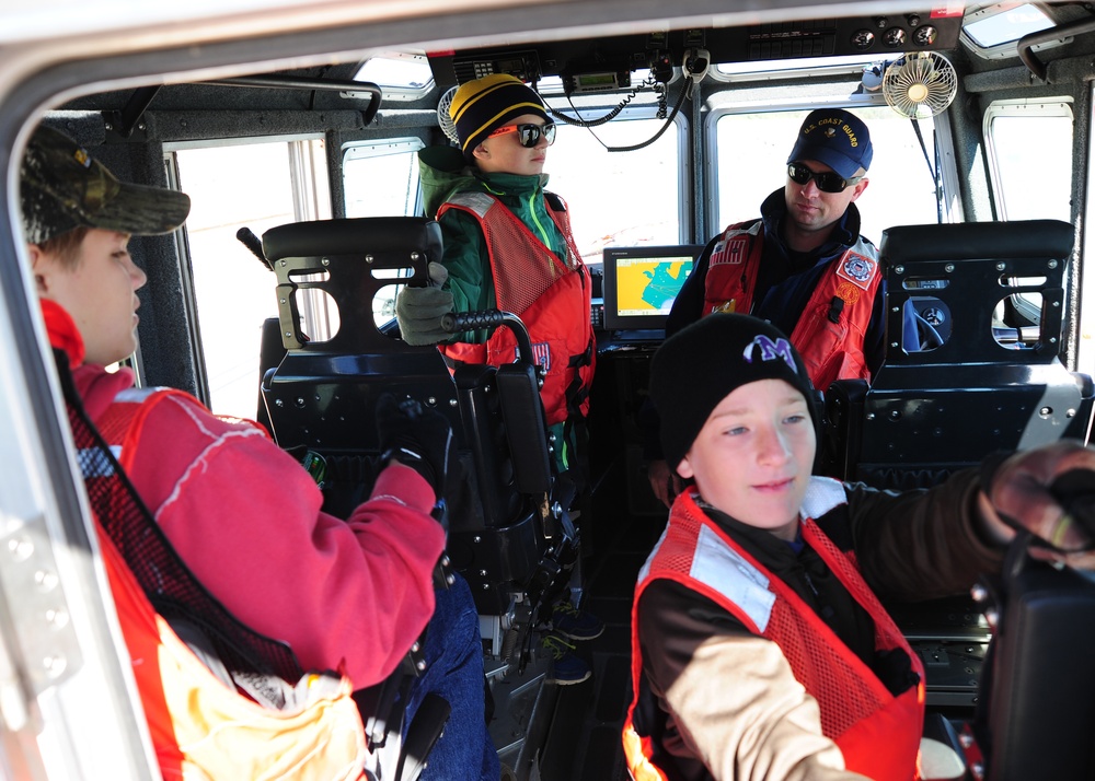 Coast Guard Auxilairy, Boy Scout Training
