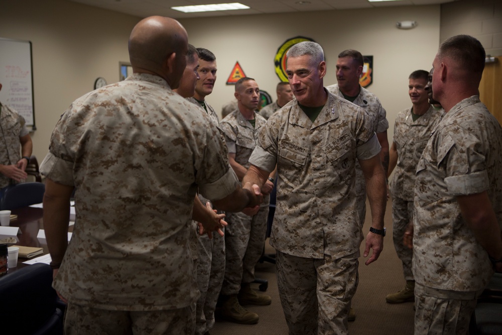 2d Marine Divison Commander visits the School of Infantry-East