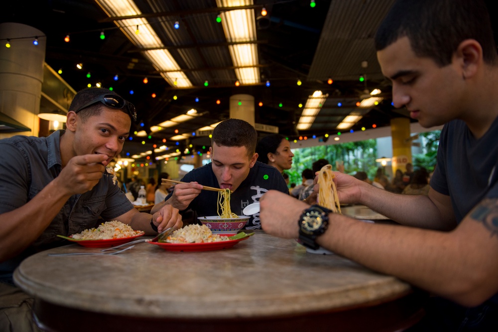 Carrier Strike Group 1 MWR tour in Singapore