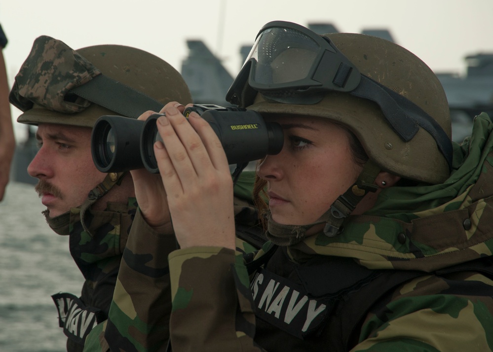 USS Carl Vinson departs Singapore