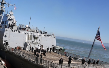 USS Chosin arrives for San Francisco Fleet Week