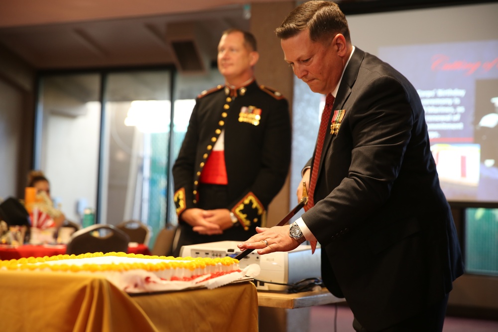 Belle of the Ball event prepares spouses for Marine Corps Ball