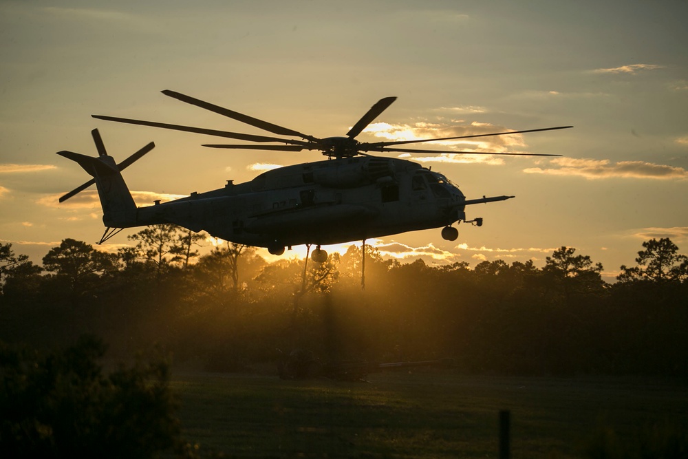 Artillery in the air: Helicopters rapidly deploy M777 Howitzer during training exercise