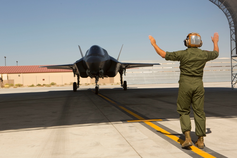VMX-22 gets hands on with F-35 Lightning II