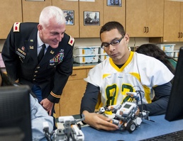 Army Reserve colonel visits Chicago high school engineer students