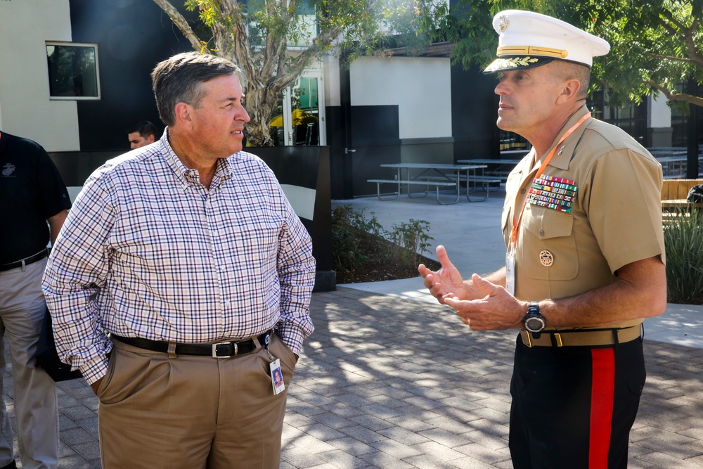 Marines get behind the curtains of Facebook