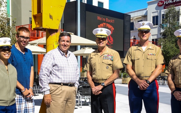 Marines get behind the curtains of Facebook