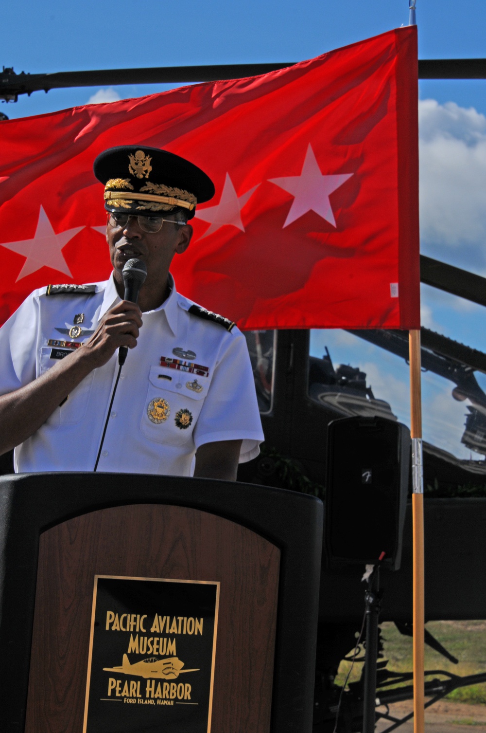 Hawaii welcomes Apaches