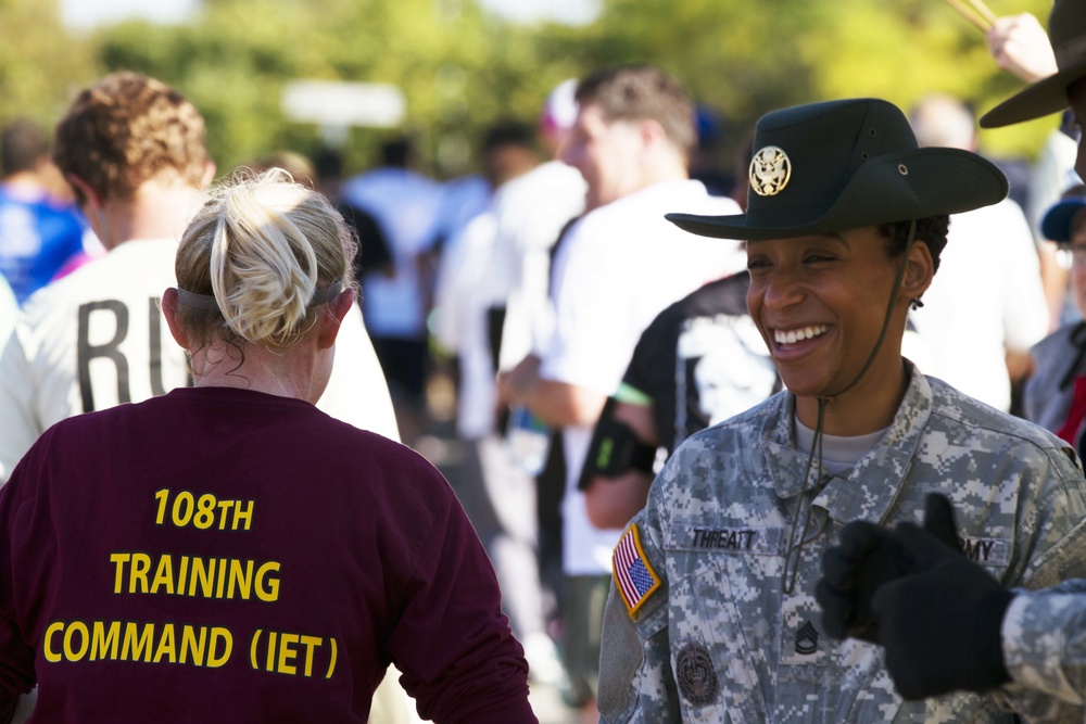 98th Training Division supports 2014 Army Ten Miler