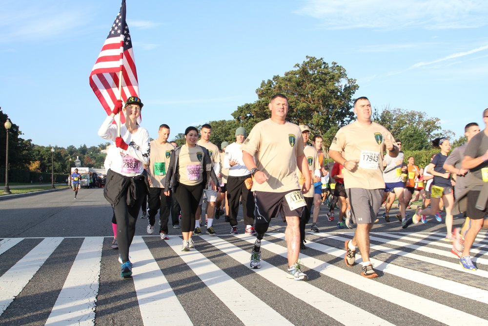 Civil Affairs and PSYOP Soldiers make running the 30th Army Ten-Miler personal