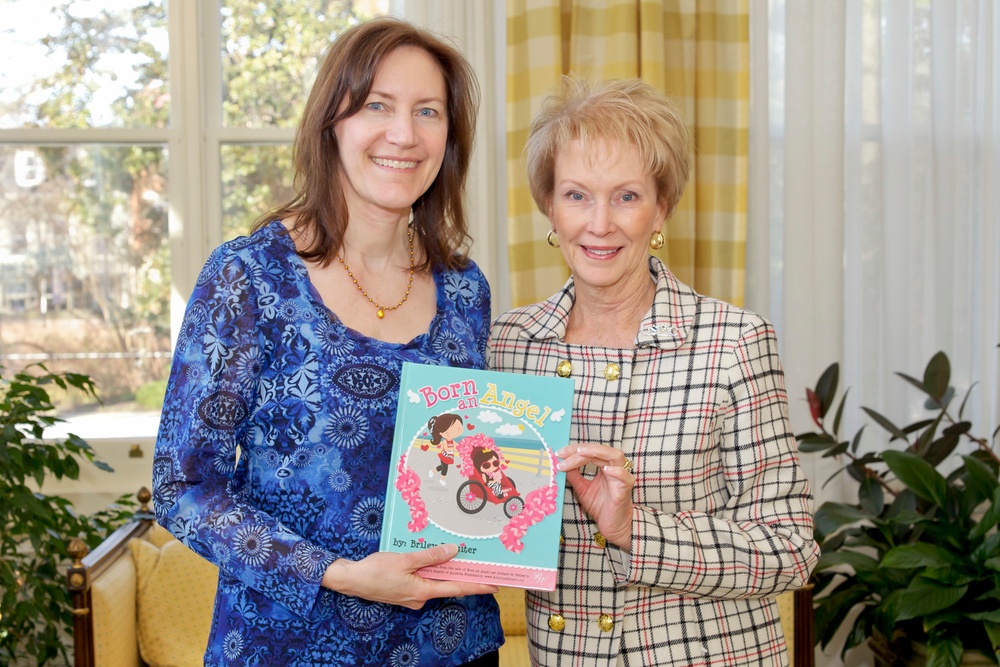 Marine Corps First Lady Hosts Brunch at Home of the Commandants