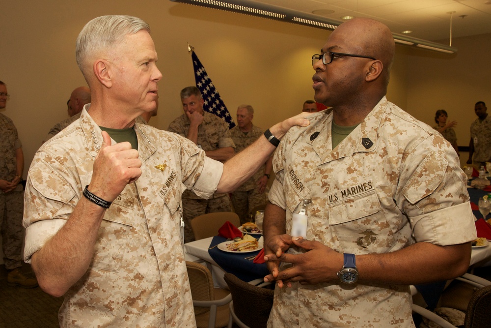 Marine Corps Commandant Visits MCAS Beaufort