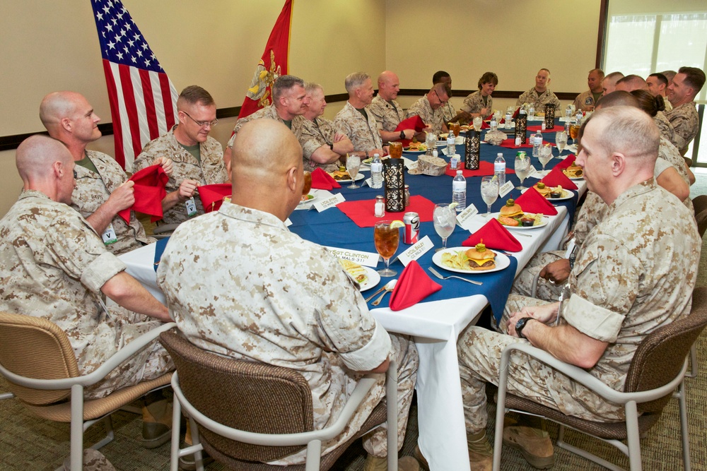 Marine Corps Commandant Visits MCAS Beaufort