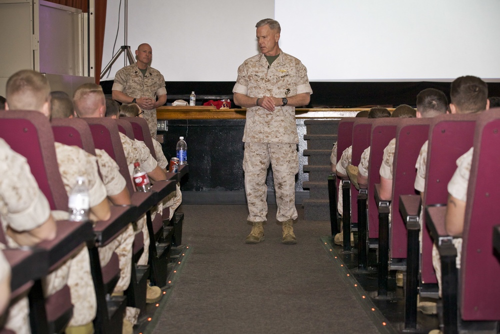 Marine Corps Commandant Visits MCAS Beaufort