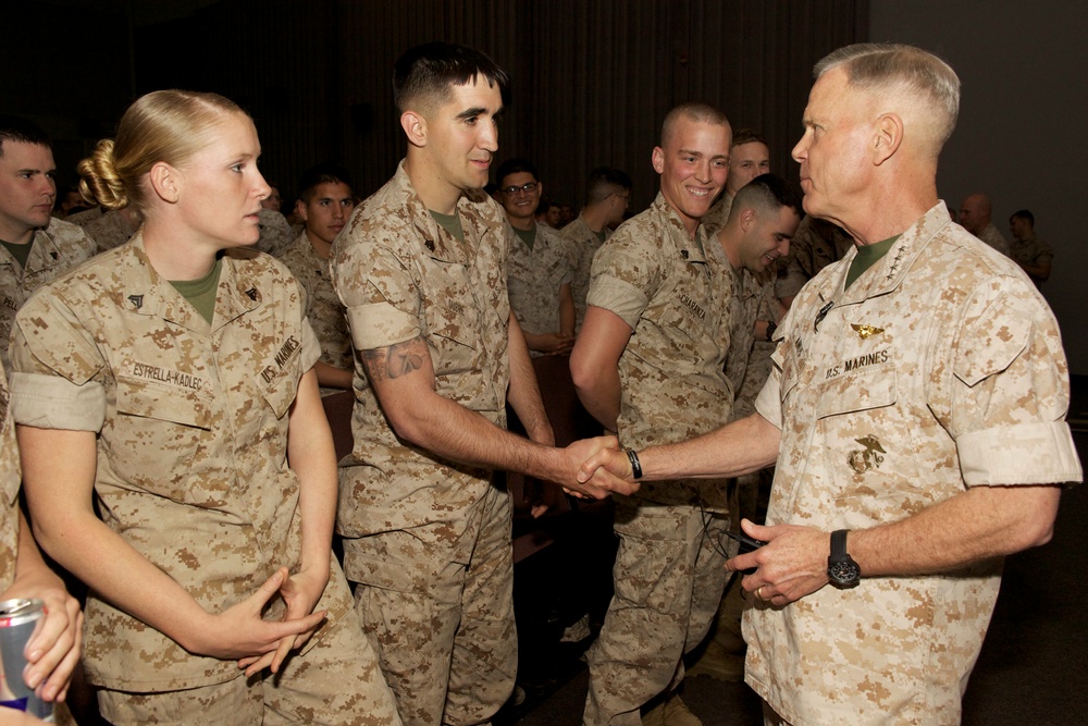 Marine Corps Commandant Visits MCAS Beaufort