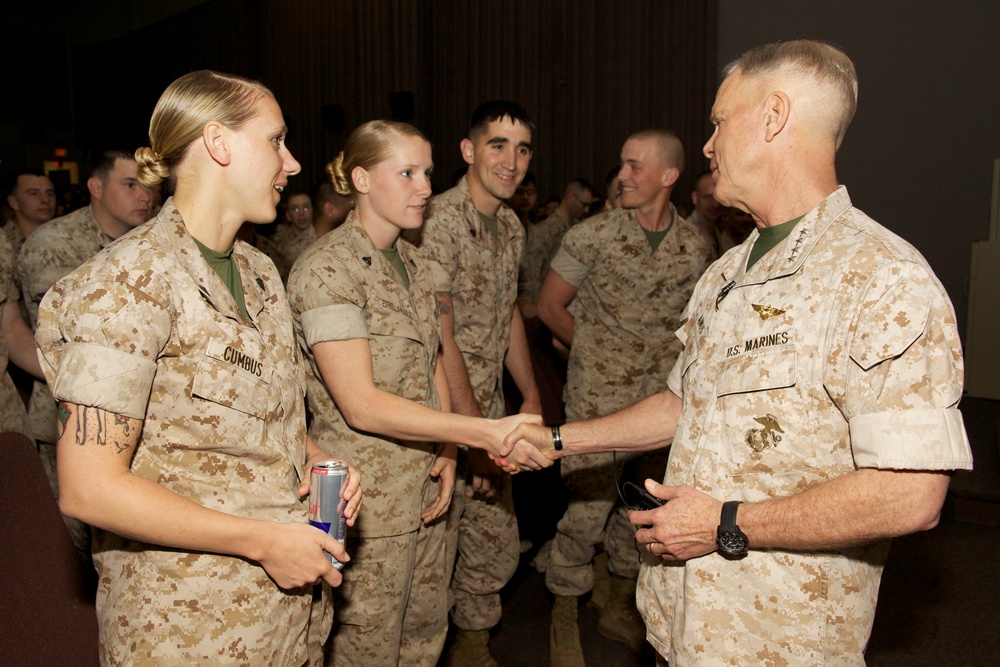 Marine Corps Commandant Visits MCAS Beaufort